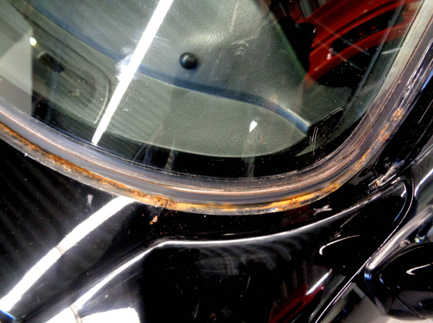 Rost Porsche Scheibenrahmen